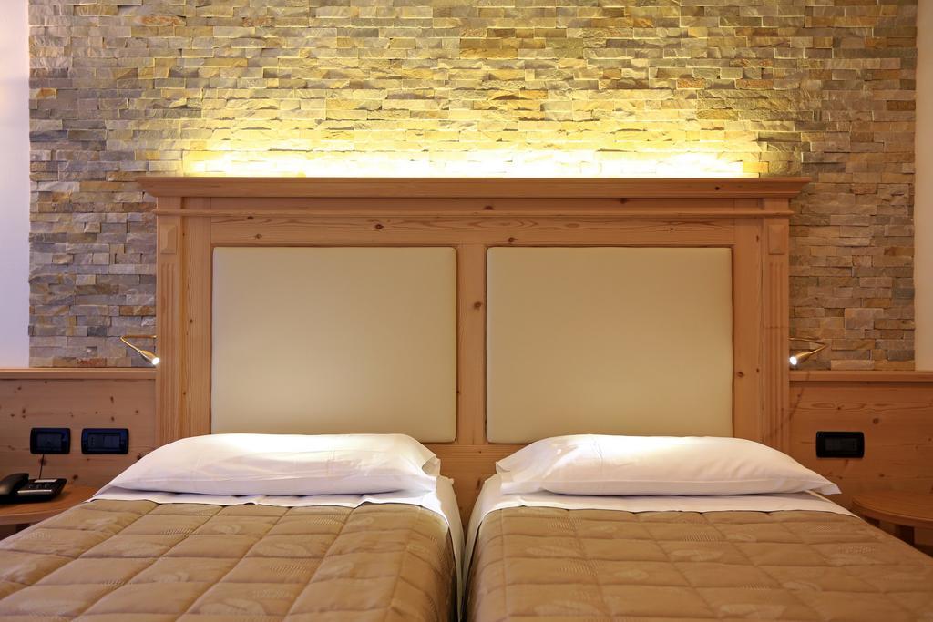 Hotel Ladina Campitello di Fassa Quarto foto