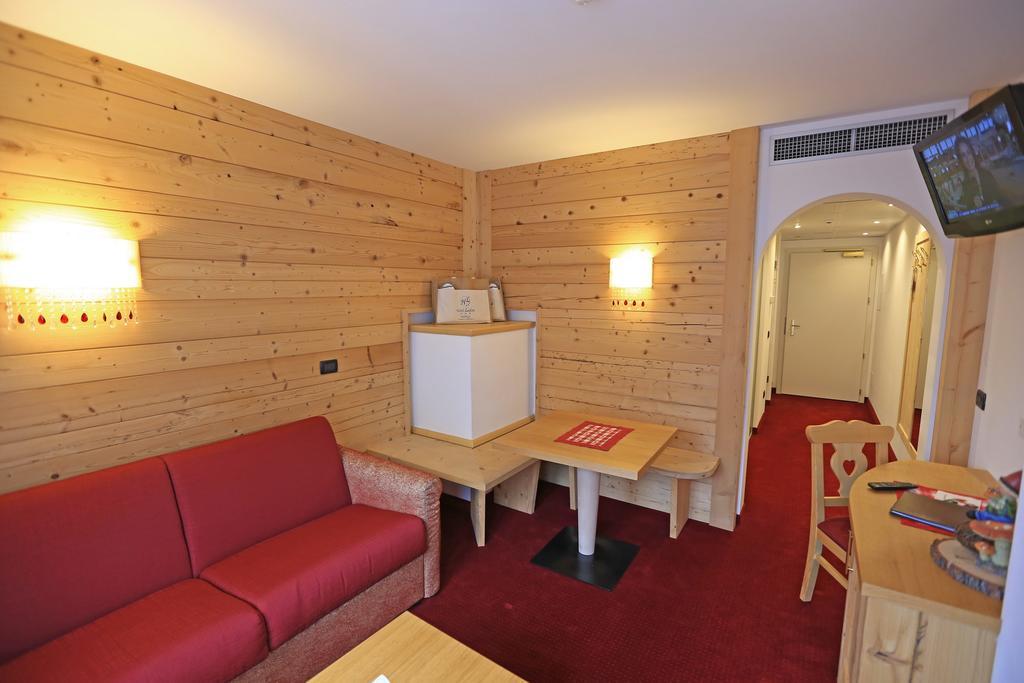 Hotel Ladina Campitello di Fassa Quarto foto