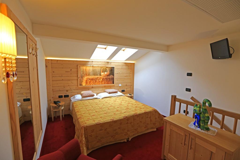 Hotel Ladina Campitello di Fassa Quarto foto